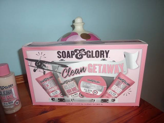 Soap and glory clean getaway 4 piece gift set