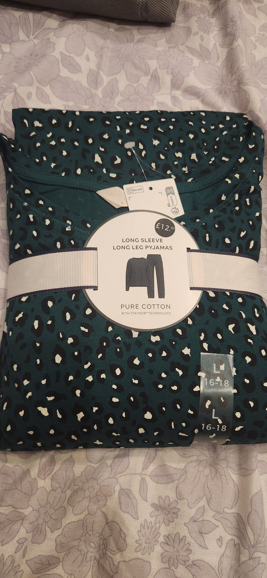 M&S Ladies Night Suit Pure Cotton in gift packing