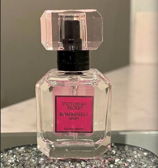 New Victoria Secret Bombshell Magic Perfume For Women ( Spray Mini Size: 7.5 ml)