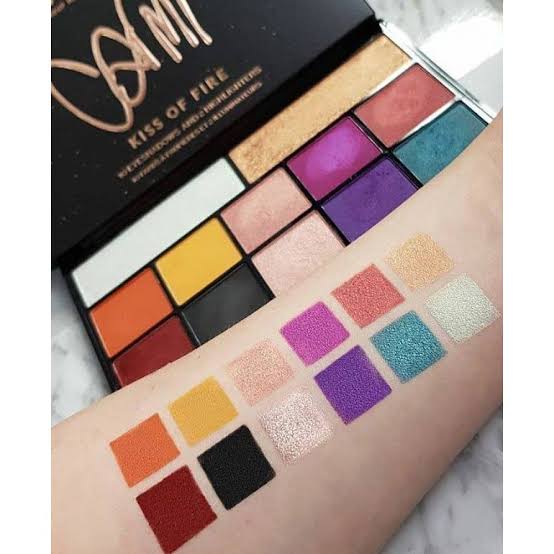 Revolution Uk carmi kiss of fire eyeshadows highlighter pallete