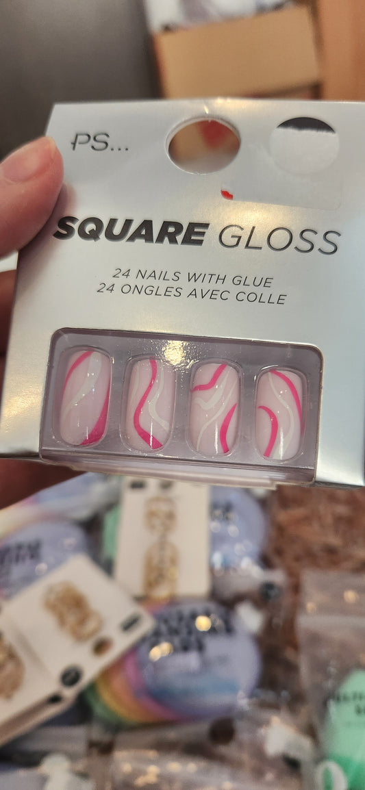 Primark pointed gloss 24 nails with glue