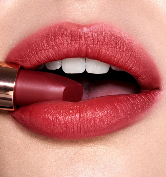 Charlotte Tilbury

Charlotte Tilbury MATTE REVOLUTION WALK OF NO SHAME